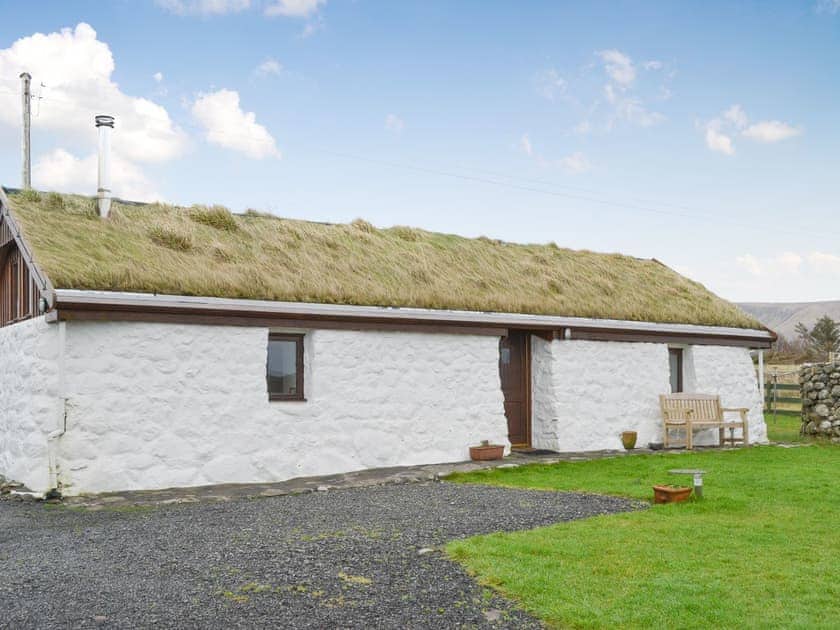 Detached property with turf roof | Tawmans, Kilmuir, Isle of Skye