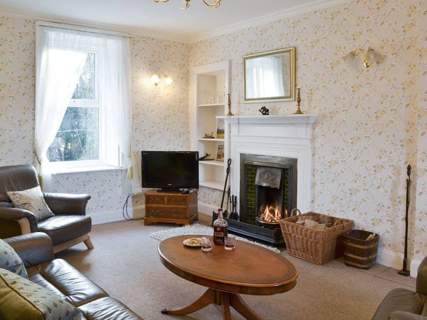 Elegant living room | Mercy Cottage - Beaufort Cottages, Kiltarlity, near Beauly