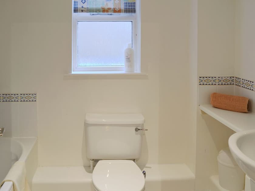 Bathroom | Birch Tree Cottage, Aviemore, Speyside