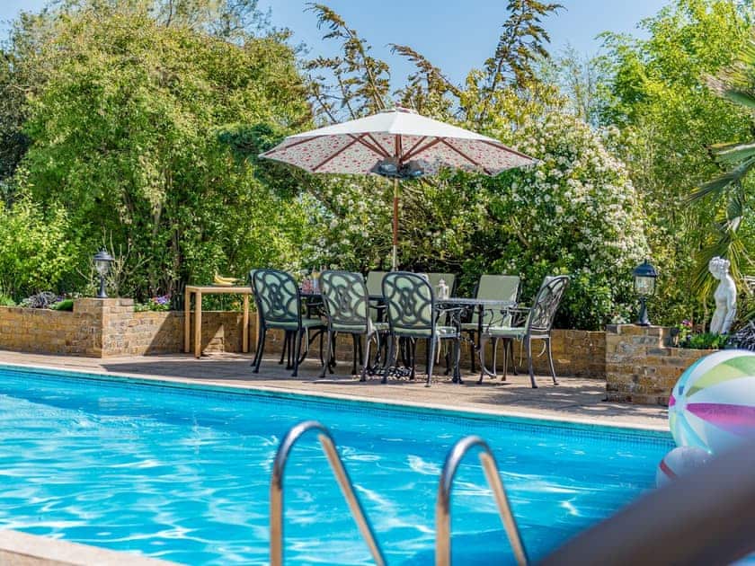 Swimming pool | The Manor Coach House, Chartham