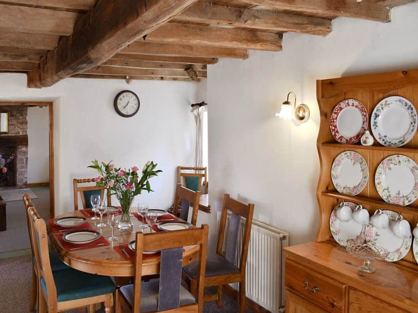 Charming dining area | Foxcote and Glen Cottages at Newcourt Farm- Glen Cottage at Newcourt Farm - Foxcote and Glen Cottages at Newcourt Farm, Marstow, near Ross-on-Wye