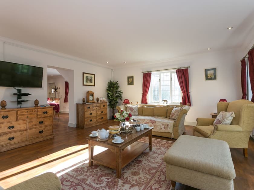 Thoughtfully presented living room | Twisly North Lodge, Catsfield, near Battle