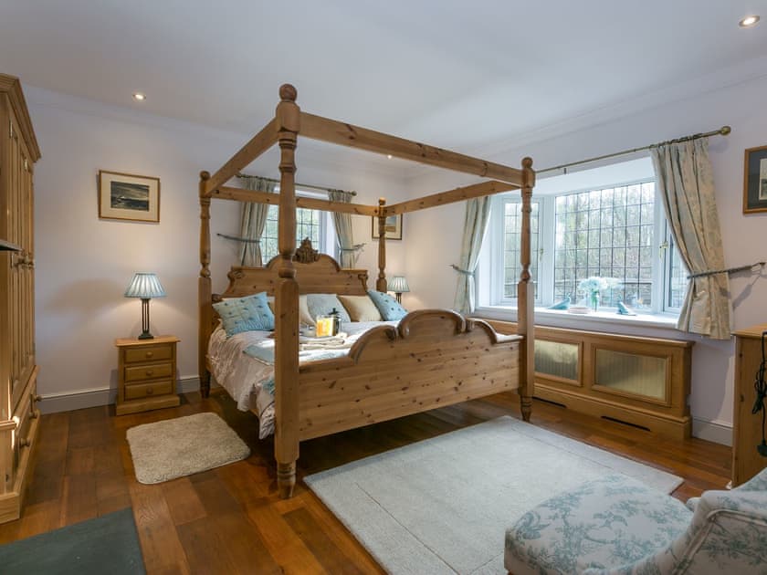 Four poster bedroom | Twisly North Lodge, Catsfield, near Battle