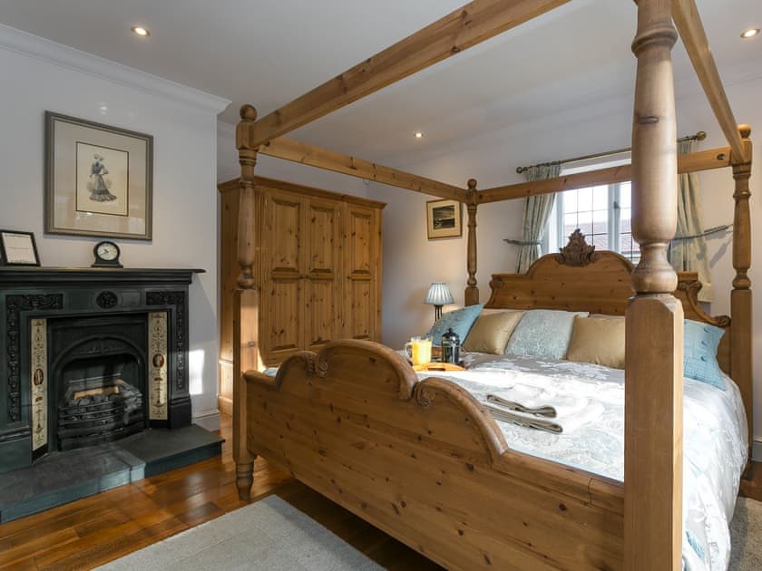Four poster bedroom | Twisly North Lodge, Catsfield, near Battle