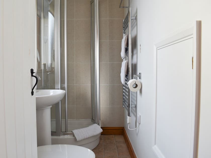Shower room with wc | Pear Tree Barn, Crooklands near Kendal