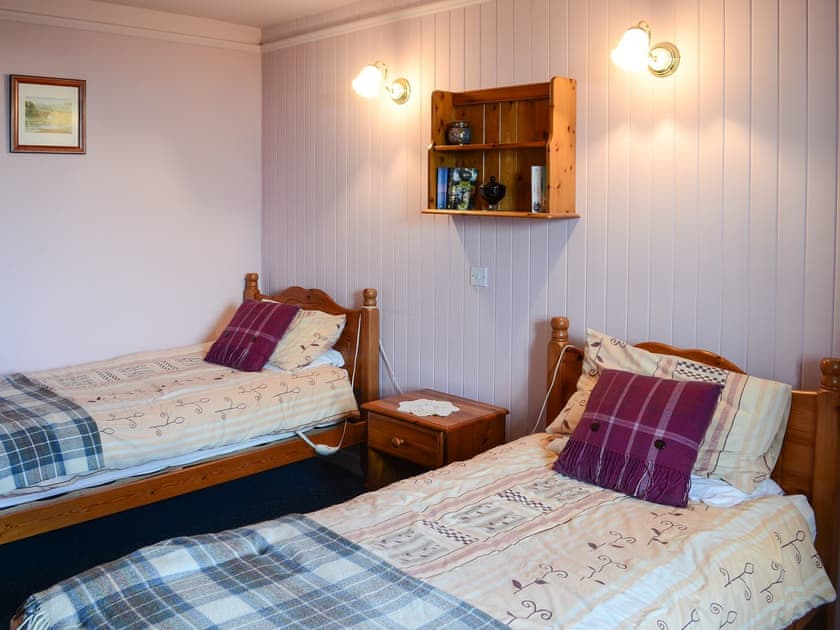Twin bedroom | Farr, Helmsdale, near Brora