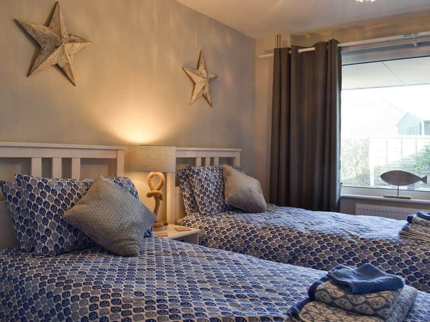 Twin bedroom | Driftwood, Godshill, near Newport