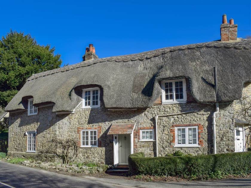 Charming Grade ll listed thatched property | Apple Tree Cottage, Shorwell