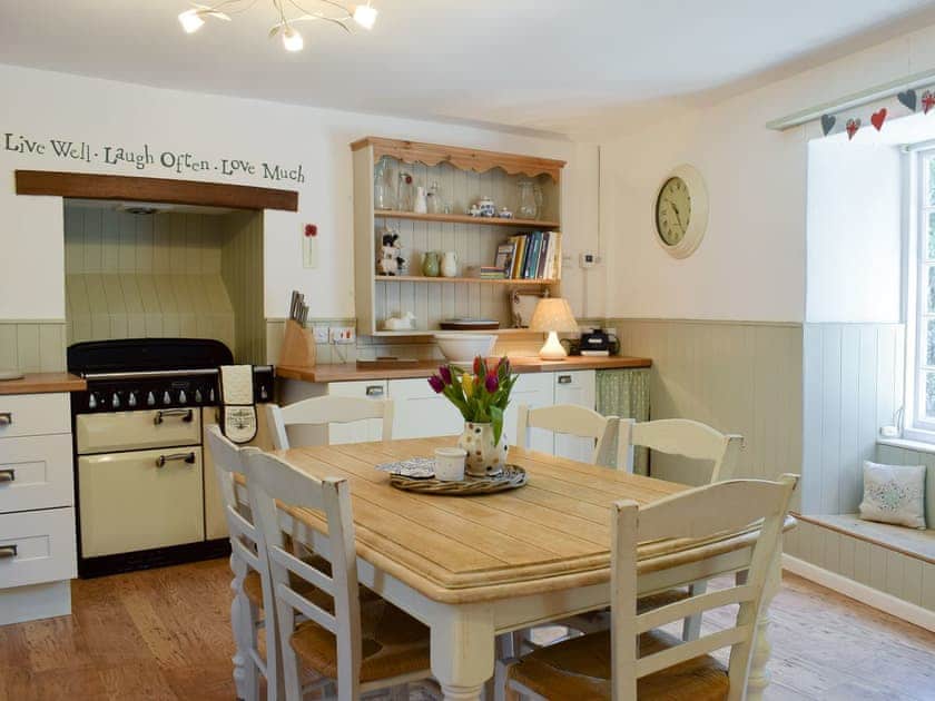 Well equipped kitchen/ dining room | Apple Tree Cottage, Shorwell