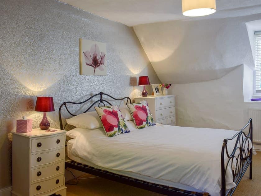 Double bedroom | Apple Tree Cottage, Shorwell