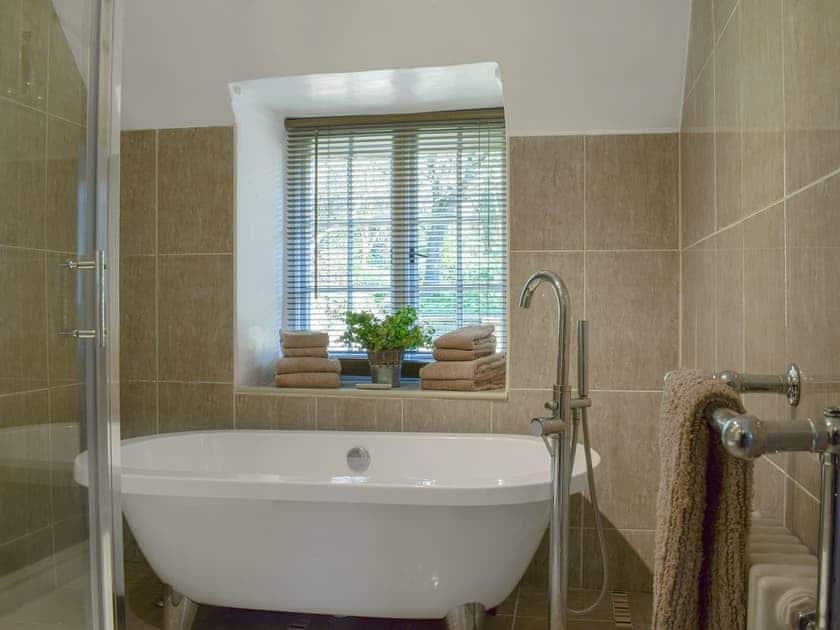 Bathroom | Apple Tree Cottage, Shorwell