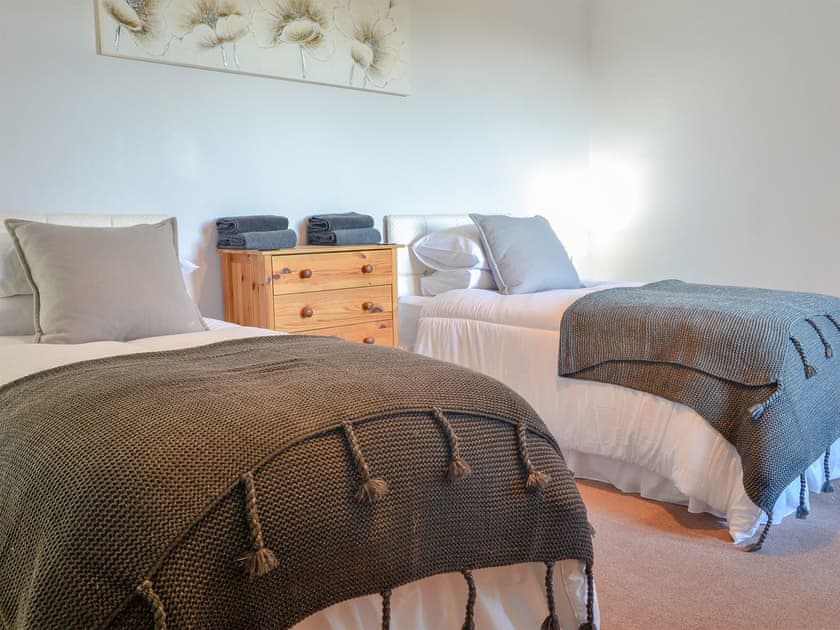 Twin bedroom | Butterhole Cottage, Mabie, near Dumfries