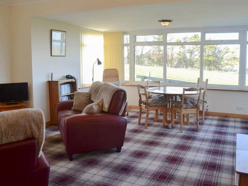 Light and airy living/ dining room | Brackenrigg, Embleton near Craster