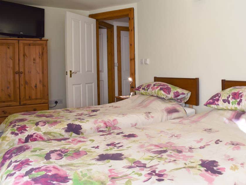 Twin bedroom | Biskey Howe Cottage, Bowness on Windermere