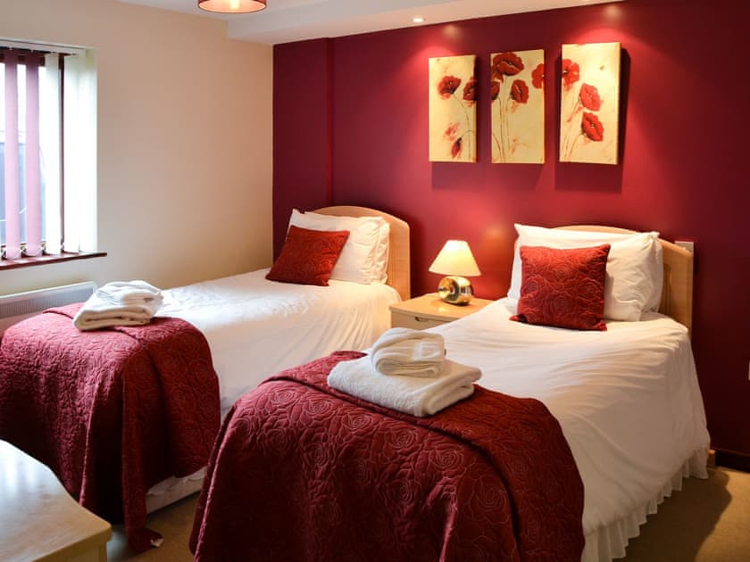 Twin bedroom | Kestrel Cottage, Horning, near Wroxham