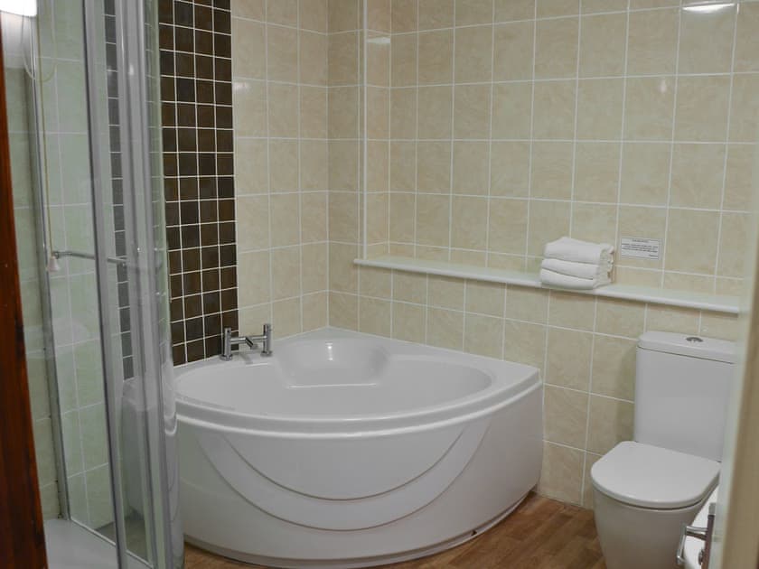 Bathroom | Kestrel Cottage, Horning, near Wroxham