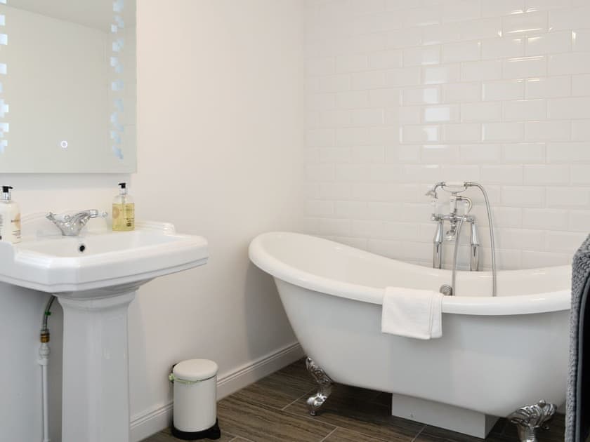 Bathroom with roll top bath | Burnbrae Cottage, Bridgend of Lintrathen, near Forfar