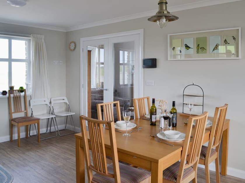 Roomy dining area | Egypt, South Ronaldsay, near St Margaret’s Hope
