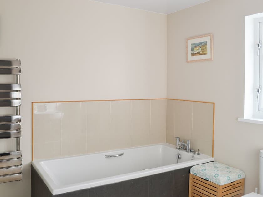 Bathroom with heated towel rail | Egypt, South Ronaldsay, near St Margaret’s Hope