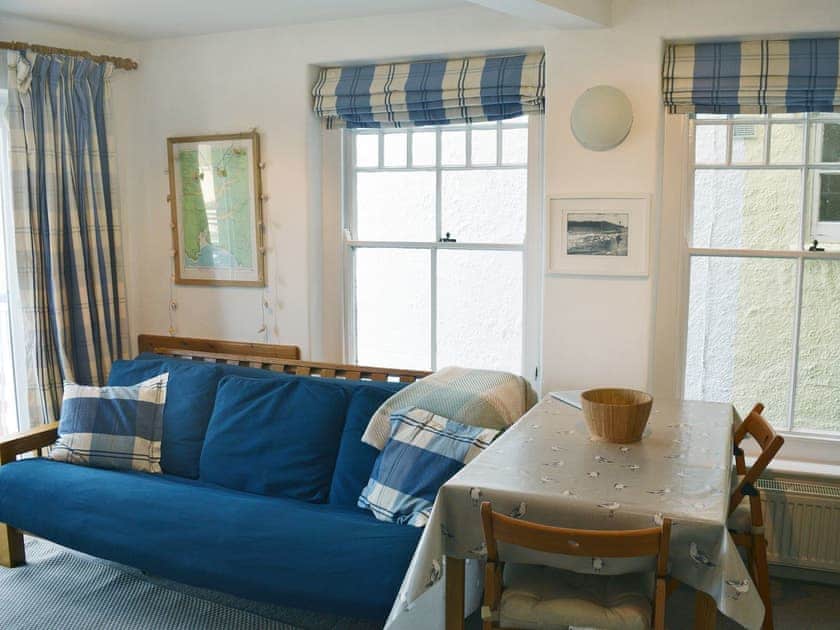 Welcoming dining area | Ferrydown, Salcombe