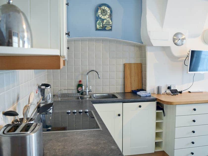 Well equipped kitchen area | Ferrydown, Salcombe