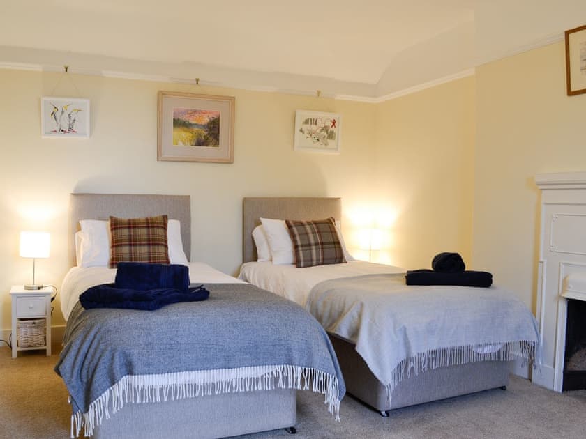 Twin bedroom | Straton Cottage, St Cyrus, near Montrose
