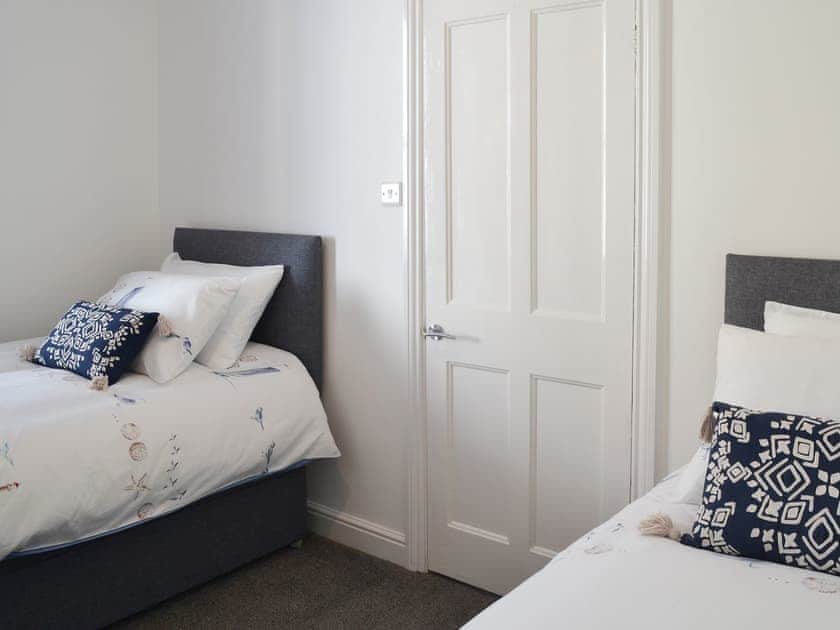Charming twin bedroom | Lobster Pot Cottage, Scarborough