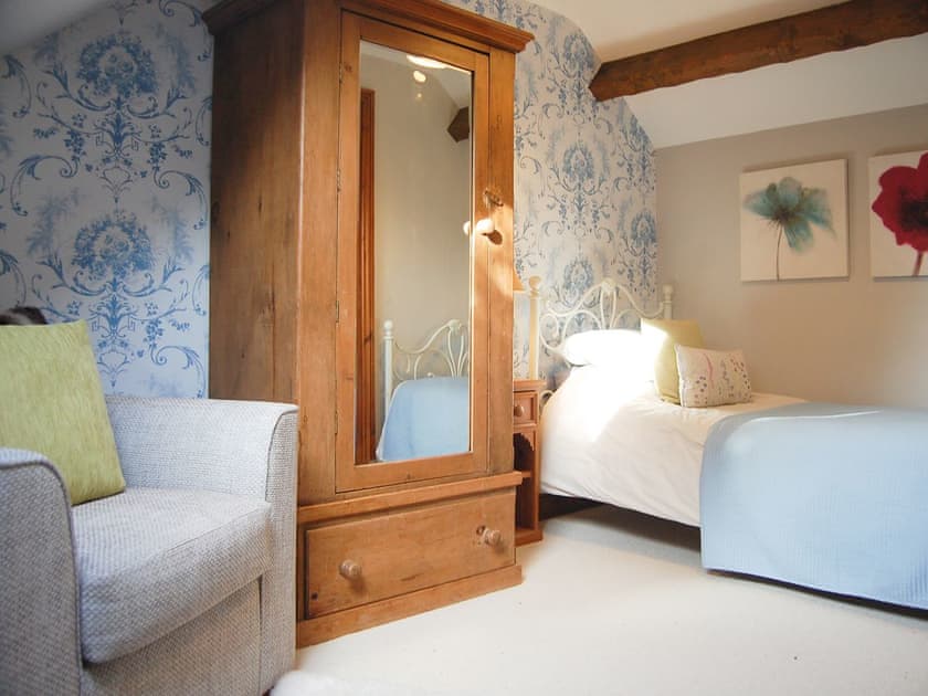 Cosy and comfortable single bedroom | Garden Cottage - Hole House Farm Cottages, Pooley Bridge, nr. Ullswater