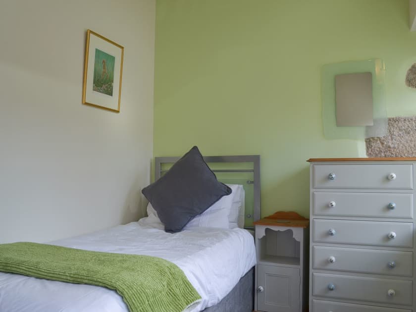 Single bedroom | Trezeal Barn, North Hill