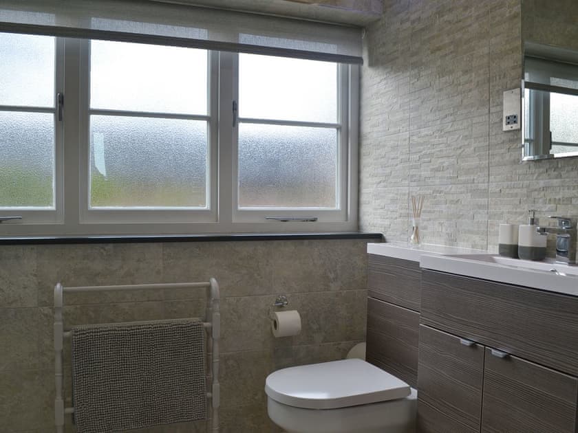 Bathroom | Trezeal Barn, North Hill