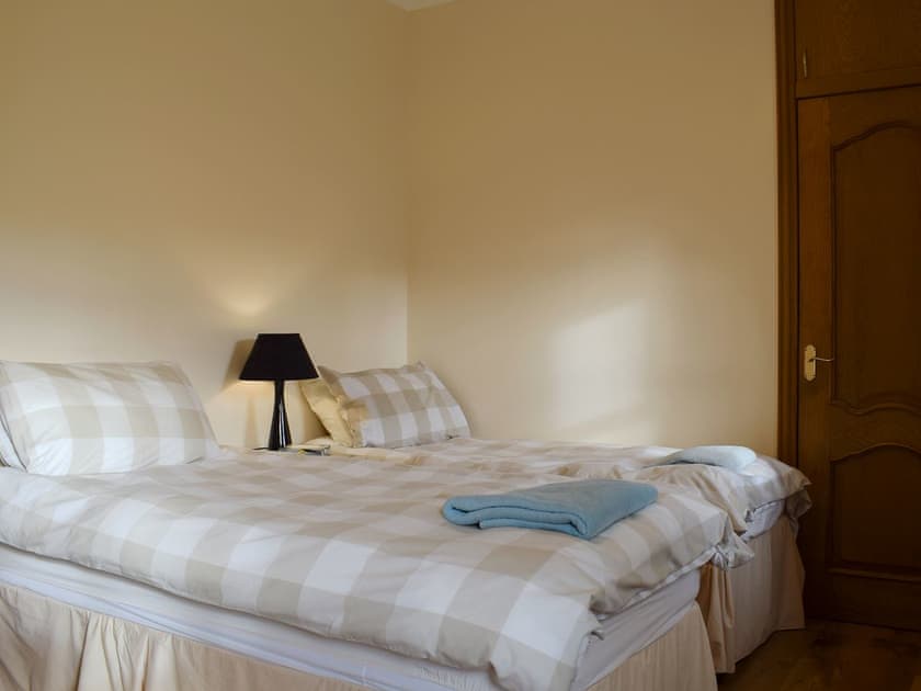 Twin bedroom with shower | The Horsemill, Kelty, near Dunfermline 