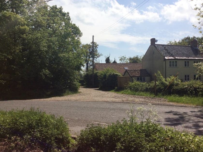 Peaceful surrounding area | Blyth Green Stable, Wacton, near Long Stratton