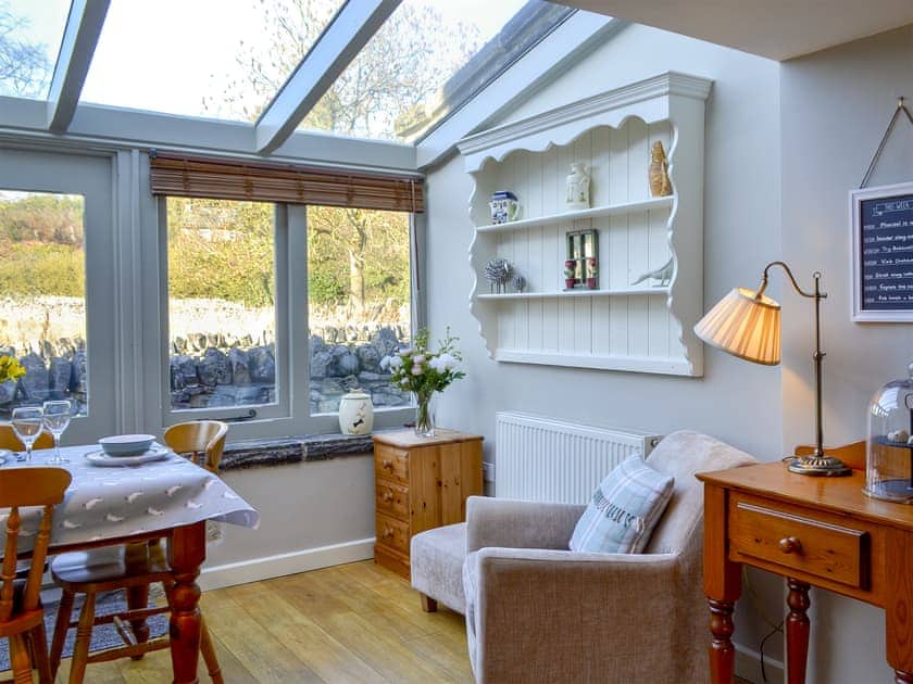 Kitchen and dining area | Thistledown Cottage, Great Longstone, near Bakewell