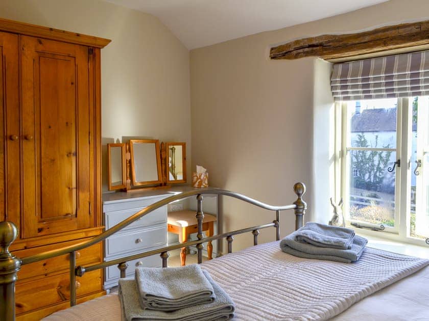 Double bedroom | Thistledown Cottage, Great Longstone, near Bakewell