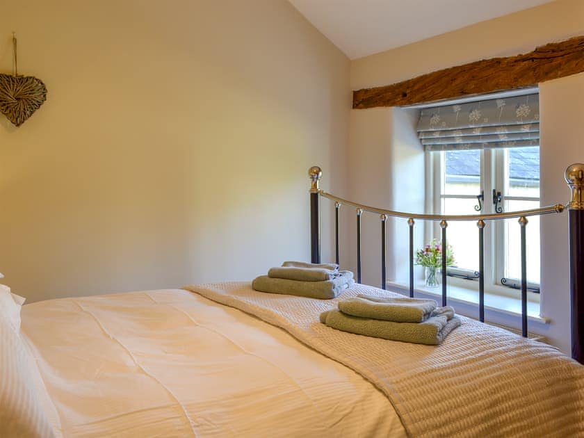Double bedroom | Thistledown Cottage, Great Longstone, near Bakewell