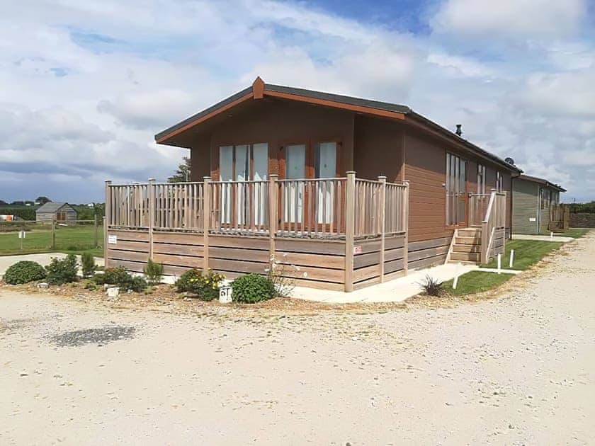 Lovely lodge-style holiday accommodation | Sunset - Yonder Green Lodges, St Ervan, near Padstow