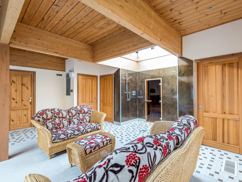 Seating area adjacent to the swimming pool | Piperdam House, Piperdam, near Dundee