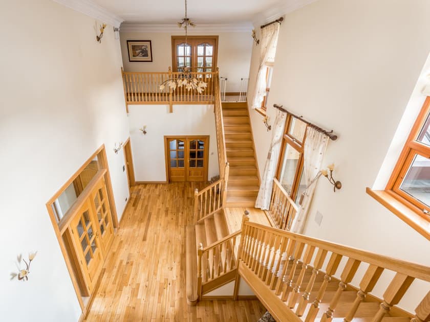 Spacious hallways and stairs | Piperdam House, Piperdam, near Dundee
