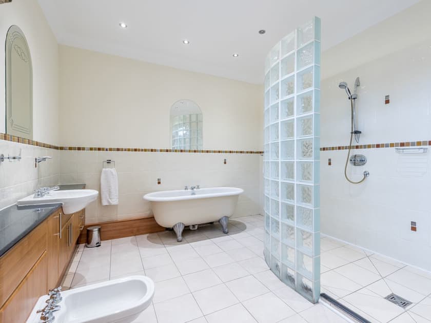 Good-sized bathroom with bath and shower enclosure | Piperdam House, Piperdam, near Dundee