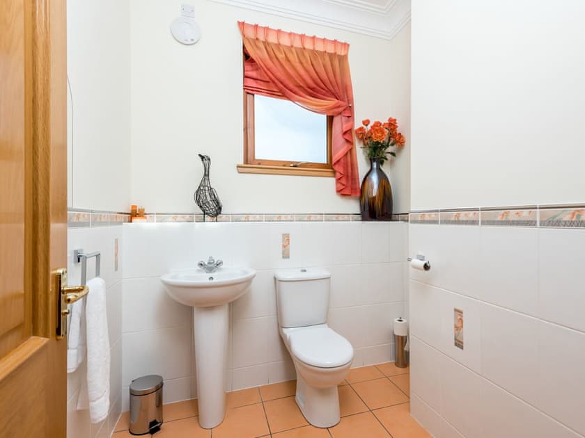 Separate toilet | Piperdam House, Piperdam, near Dundee