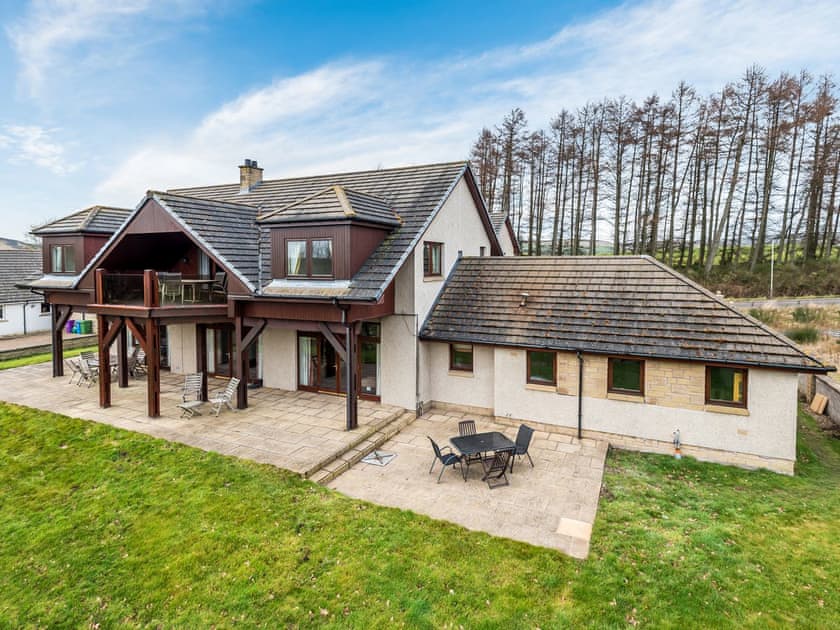 Characterful holiday home | Piperdam House, Piperdam, near Dundee