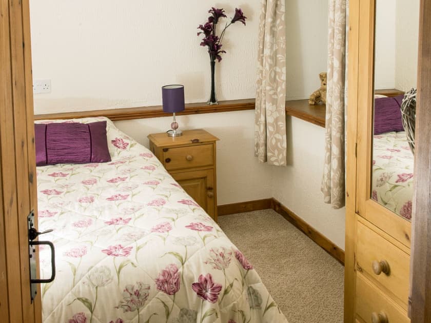Cosy single bedroom | Curlew Cottage, Newbiggin, near Penrith 
