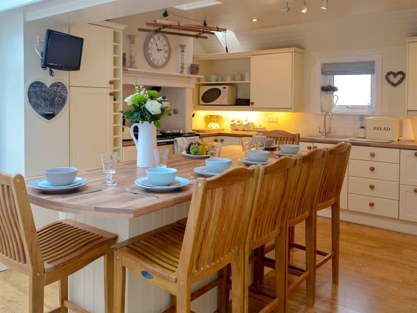 Light and airy kitchen/diner | Maggie’s Den, Gatehouse of Fleet