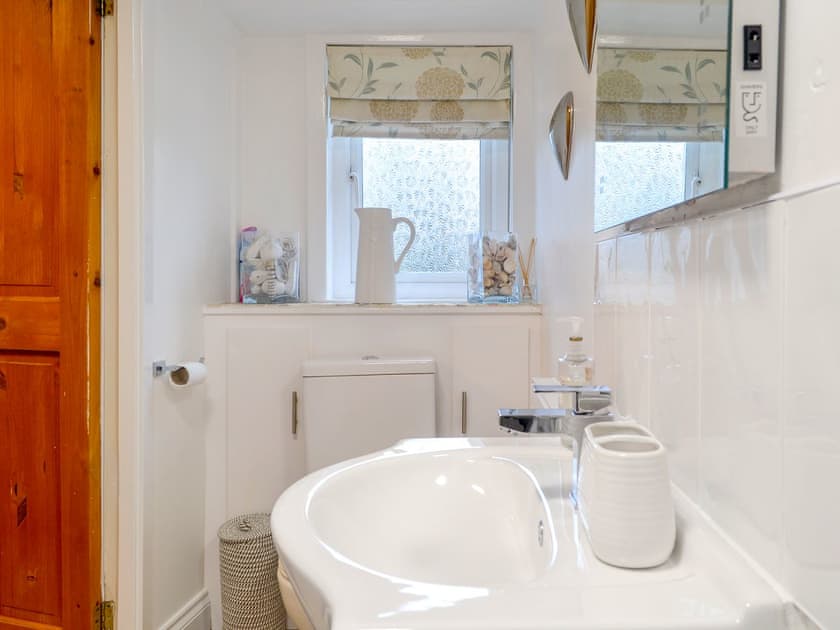 Shower room | Maggie’s Den, Gatehouse of Fleet