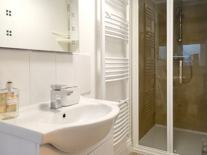 Shower room | Maggie’s Den, Gatehouse of Fleet