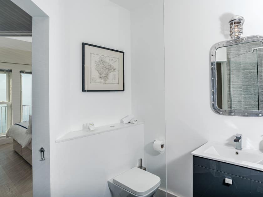 En-suite | Marina Beach House, Torquay