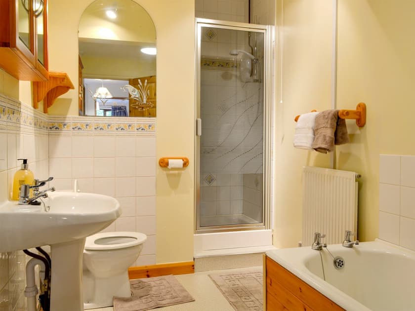 Bathroom | Bryn Villa, Howey, near Llandrindod Wells