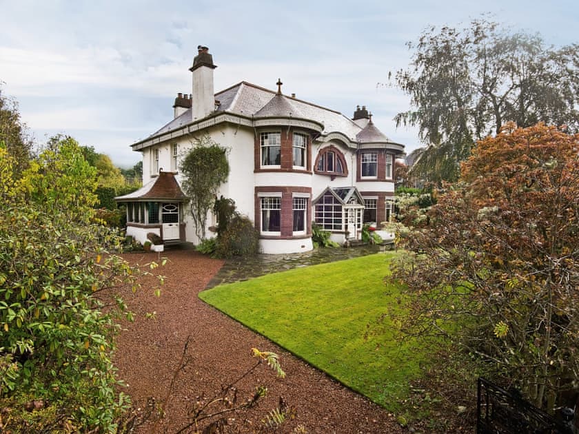 Driveway | Dunvarlich House, Aberfeldy