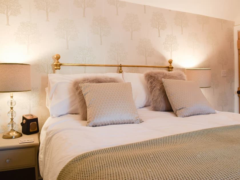 Double bedroom | Clicker’s Cottage, Ringstead, near Thrapston