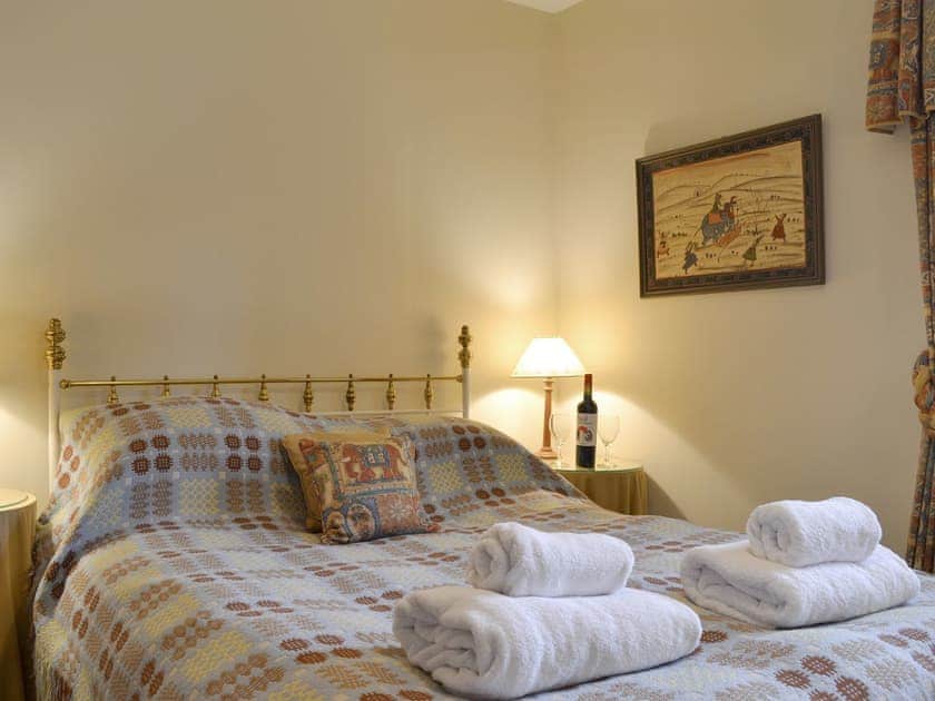 Relaxing double bedroom | The Dovecote, Harrogate